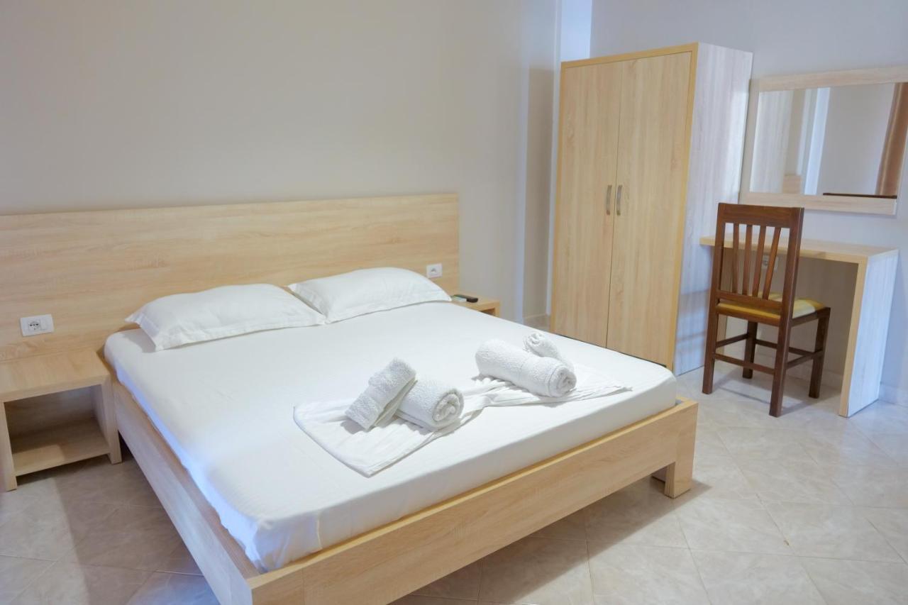 Hotel Edola Sarandë Buitenkant foto