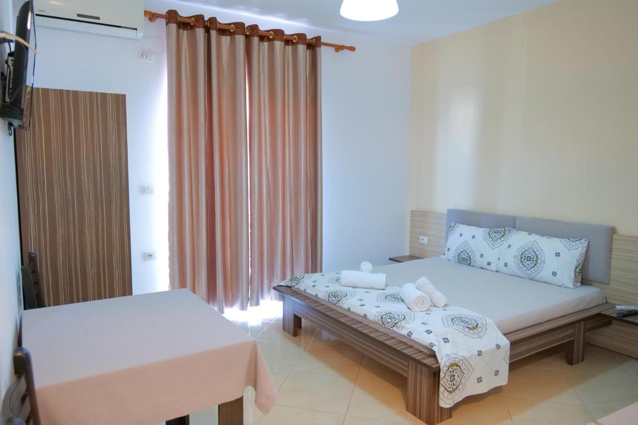 Hotel Edola Sarandë Buitenkant foto