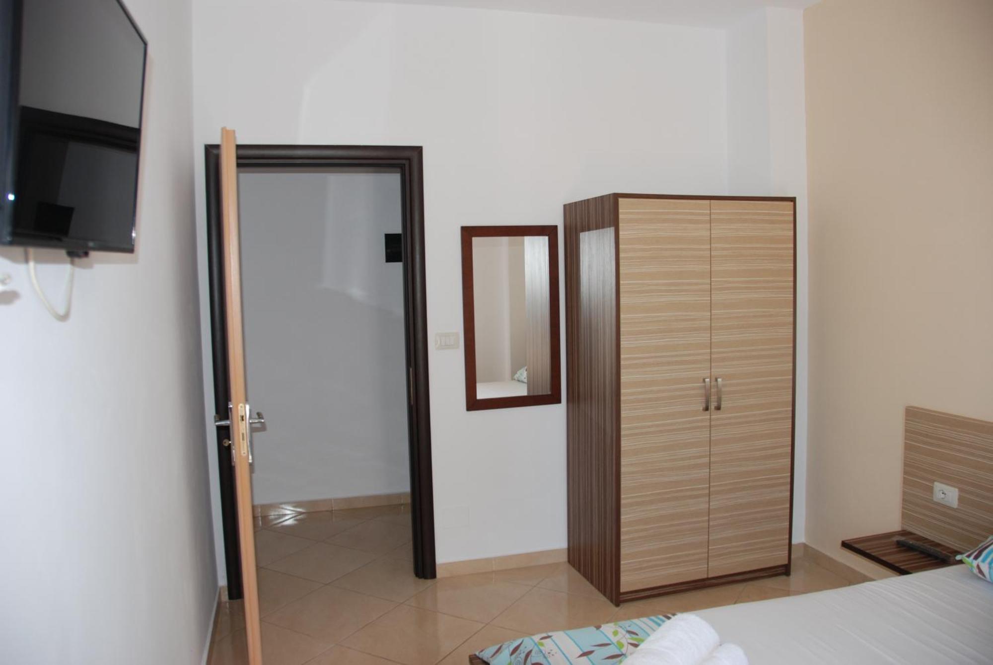 Hotel Edola Sarandë Buitenkant foto
